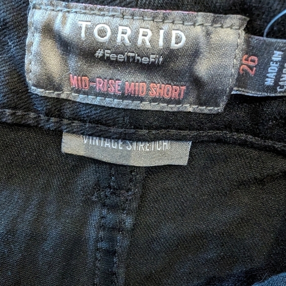 Torrid denim Short, black mid rise plus size 26 - Picture 11 of 12